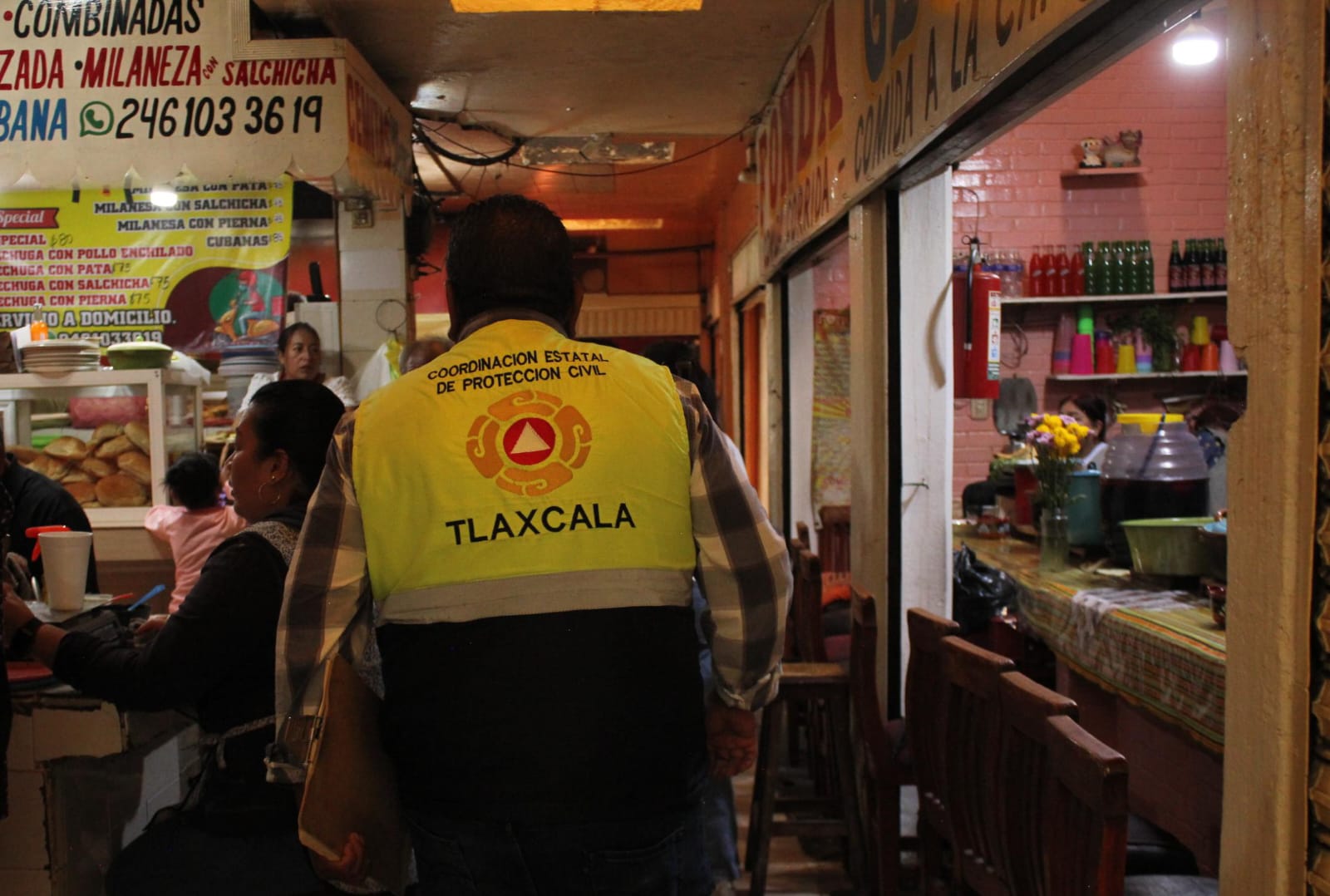 Supervisa Protección Civil tanques de gas en el Mercado Hidalgo de Chiautempan